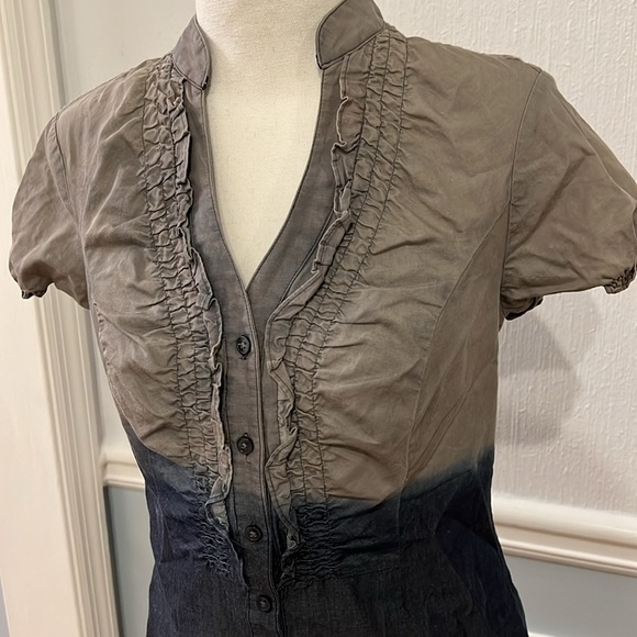 NWOT EXPRESS BUTTON UP CHAMBRAY RUFFLE TOP - SIZE SMALL - Picture 3 of 11